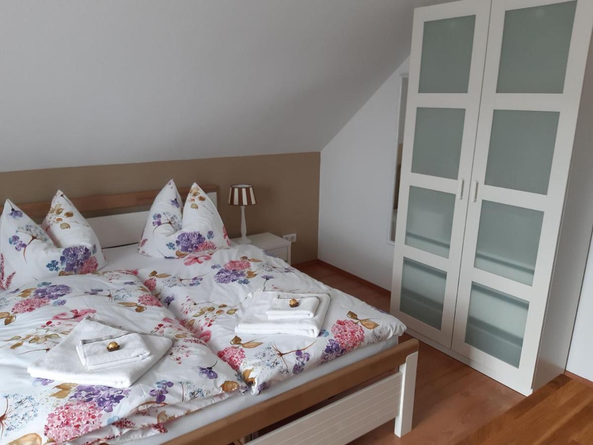 Gastezimmer Rosi Bad Klosterlausnitz Esterno foto