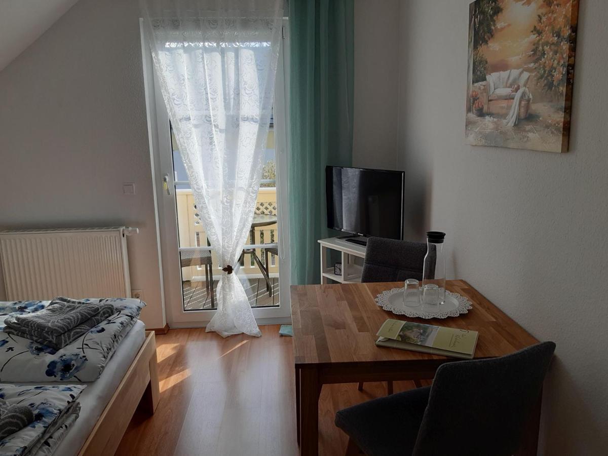 Gastezimmer Rosi Bad Klosterlausnitz Esterno foto